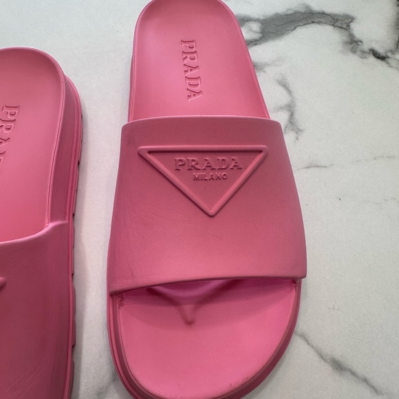 PRADA Women’s Triangle Logo Rubber Slide Sandals Pink Size 37 - Picture 4 of 8